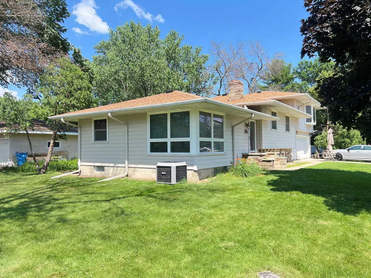 White Bear Lake, MN 55110,1615 Birch Lake AVE