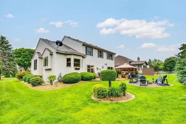 Shoreview, MN 55126,917 Hardwood AVE