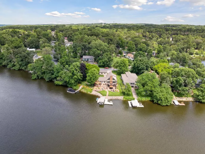 708 Riverside DR N, North Hudson, WI 54016