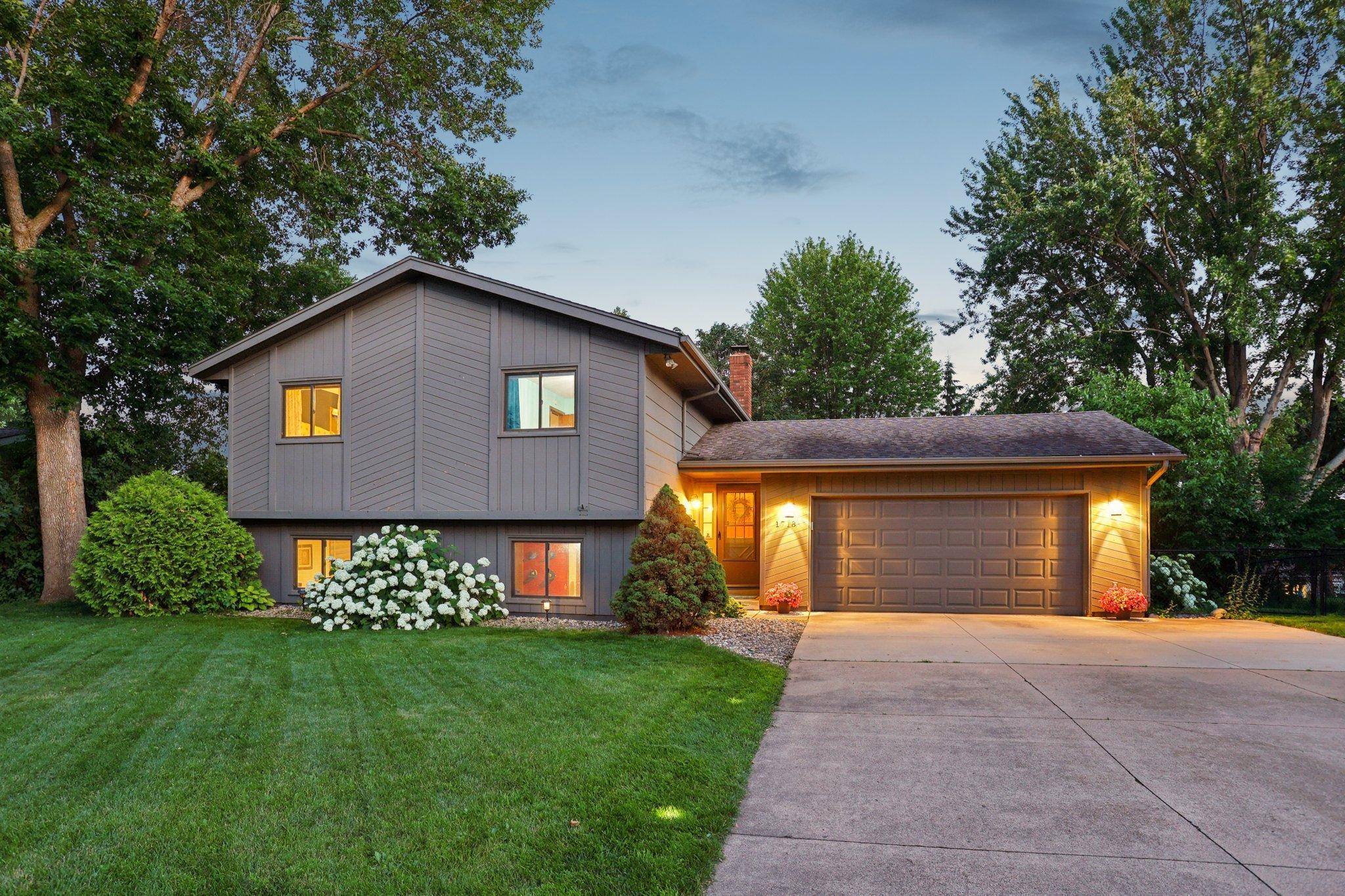 1718 13th AVE W, Shakopee, MN 55379