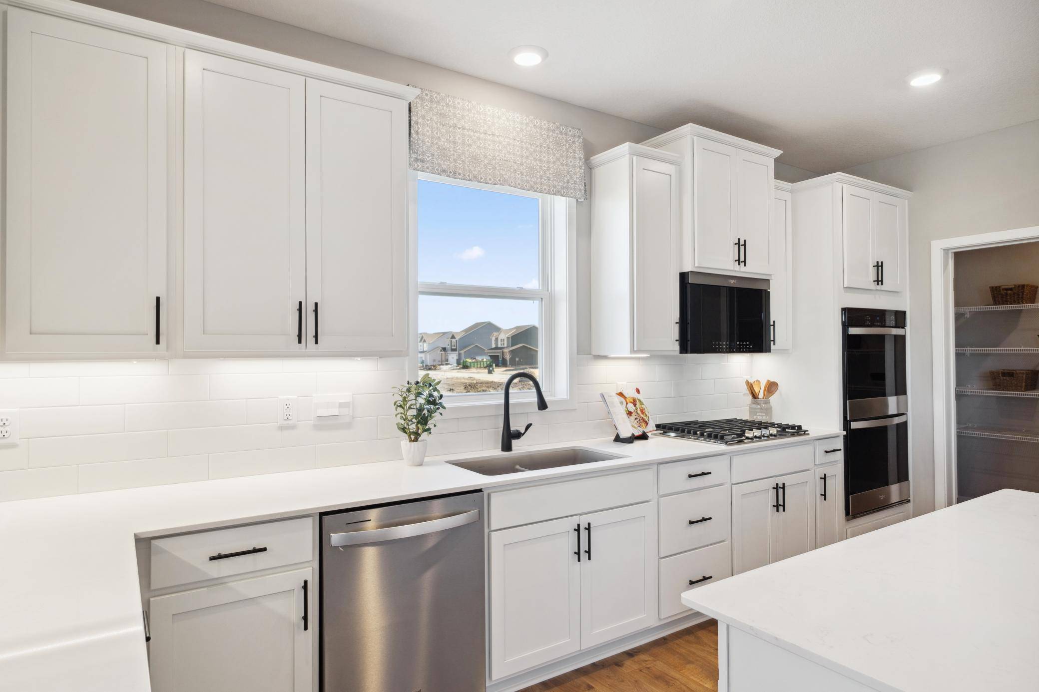 10711 Bent Pine CIR, Woodbury, MN 55129
