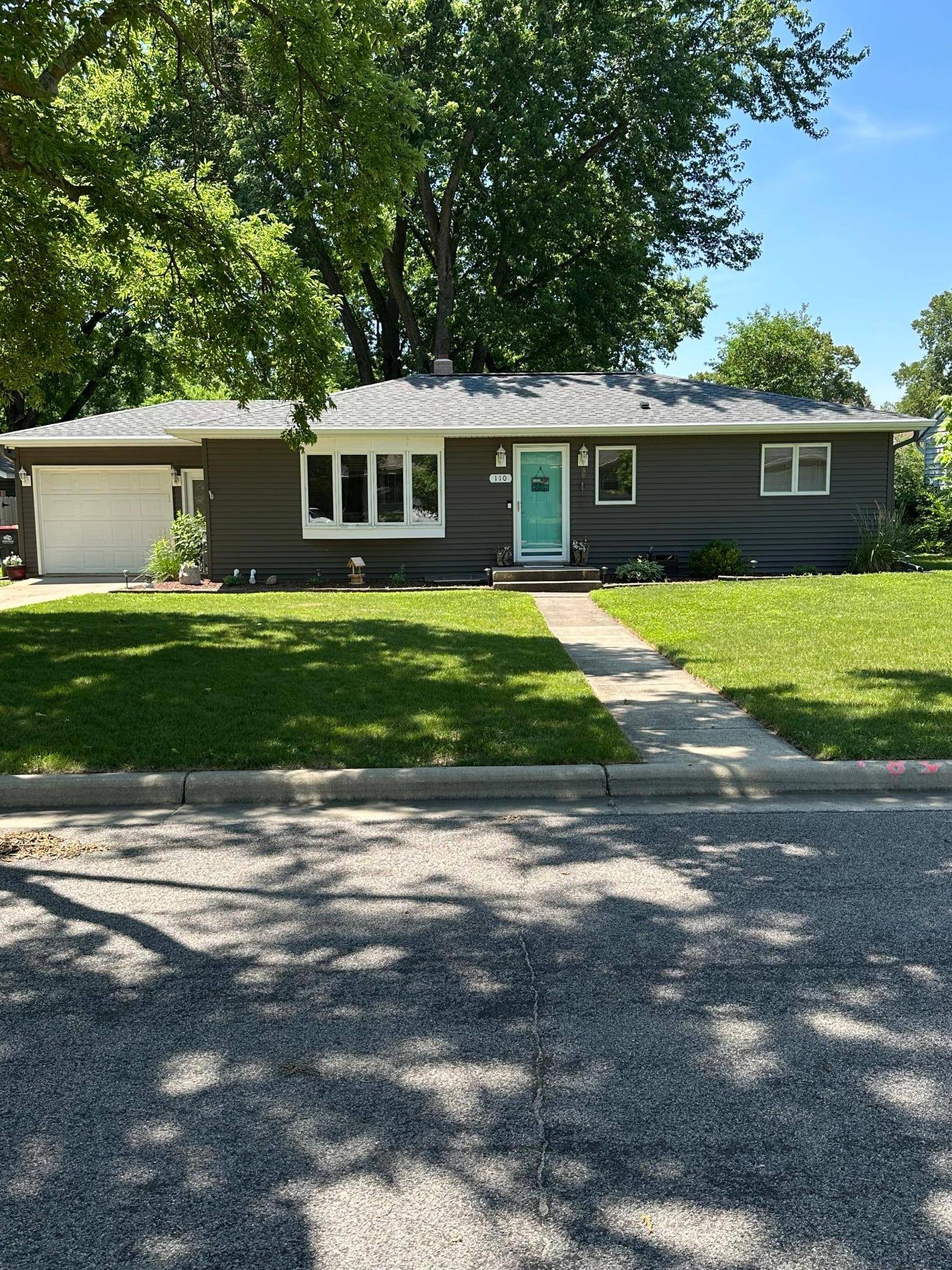 110 Schmahl DR, Redwood Falls, MN 56283