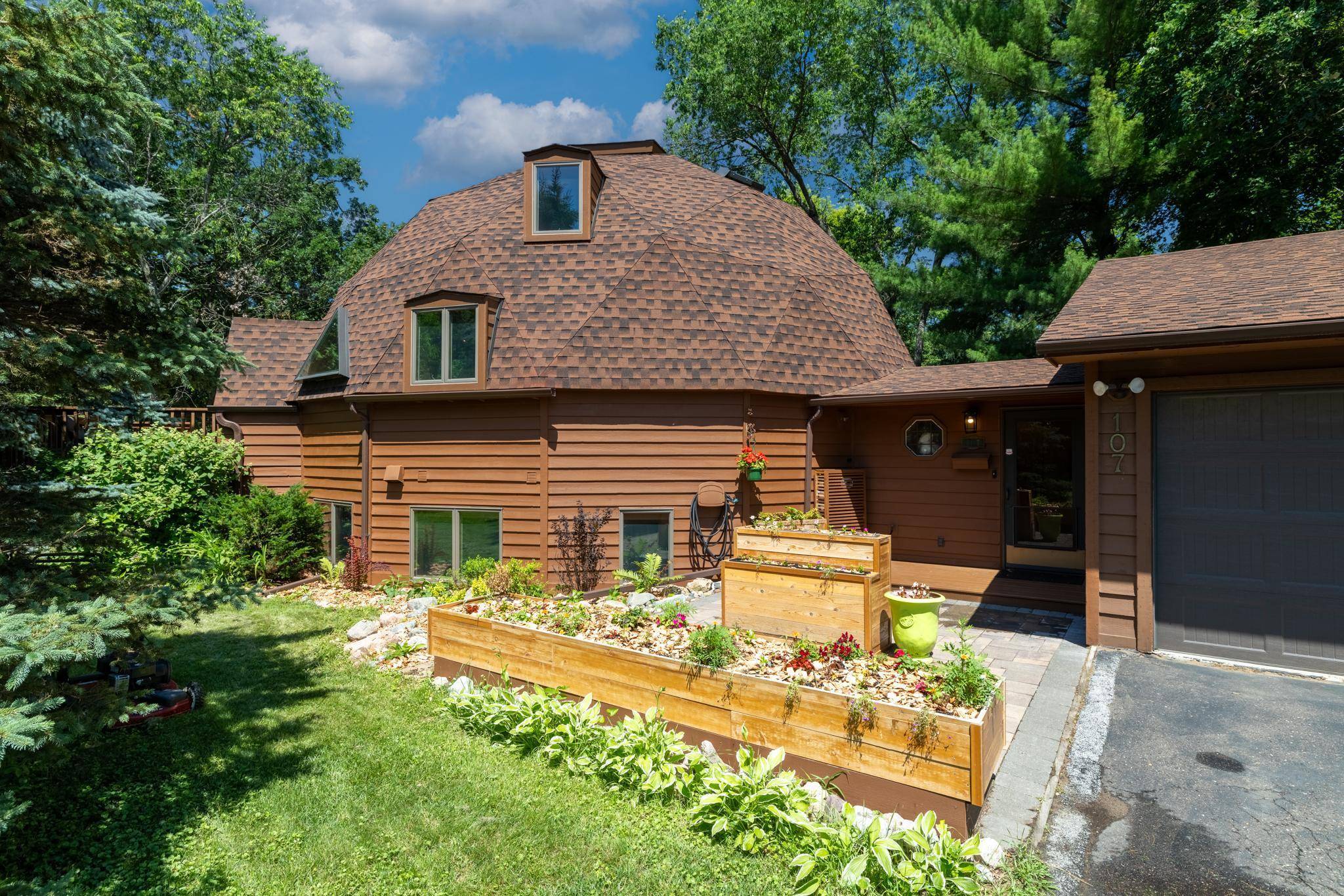Mahtomedi, MN 55115,107 Warner WAY