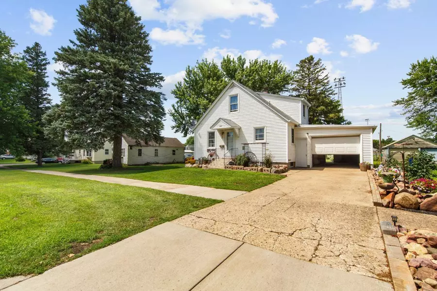 707 4th AVE N, Lakefield, MN 56150