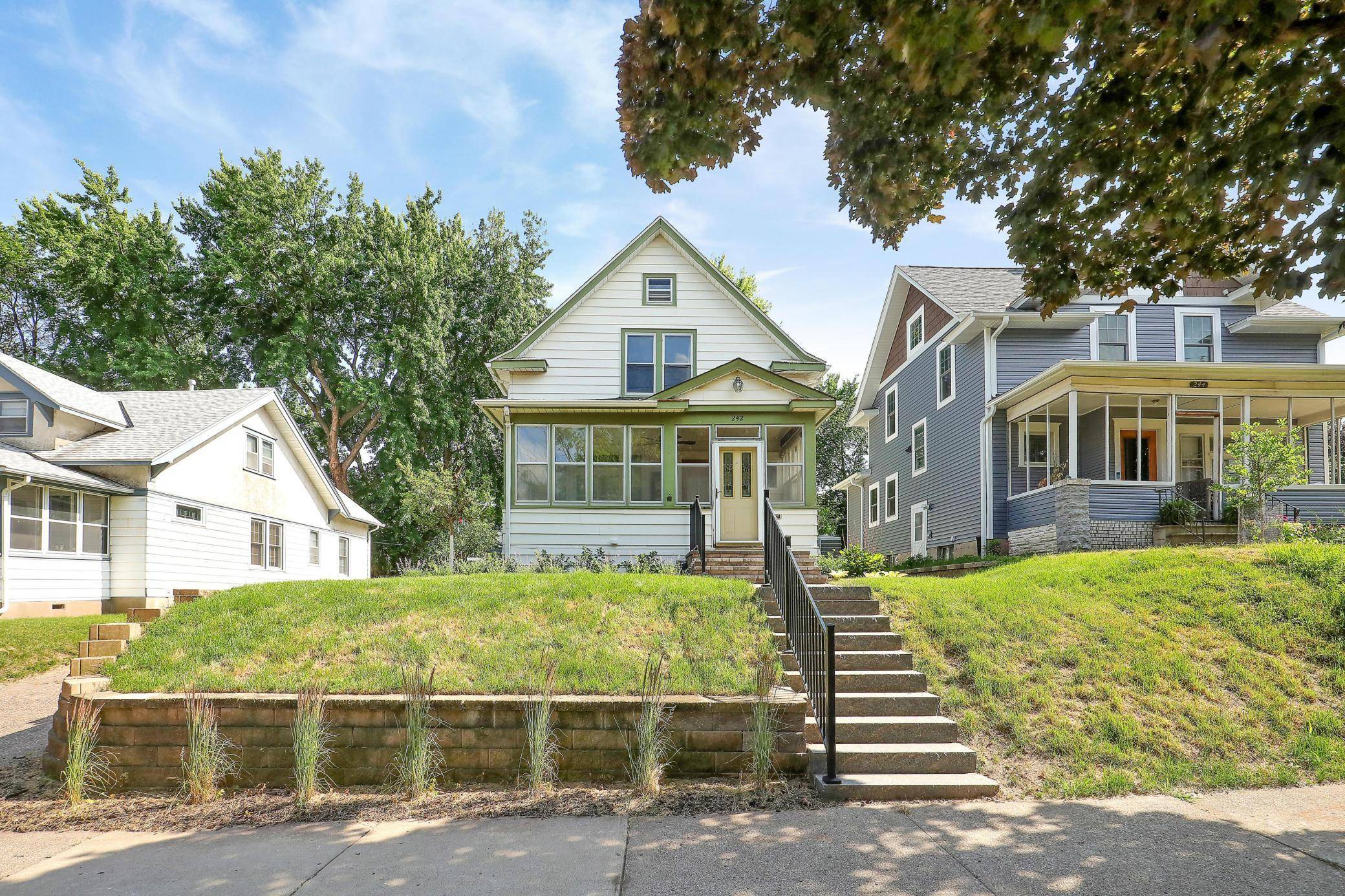 242 Baker ST W, Saint Paul, MN 55107