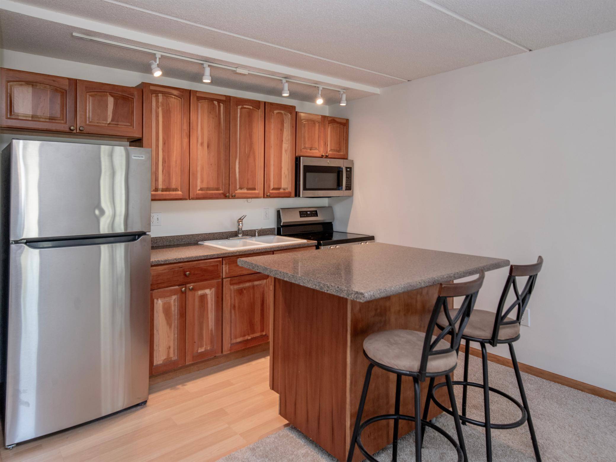 Oakdale, MN 55128,329 Geneva AVE N #403