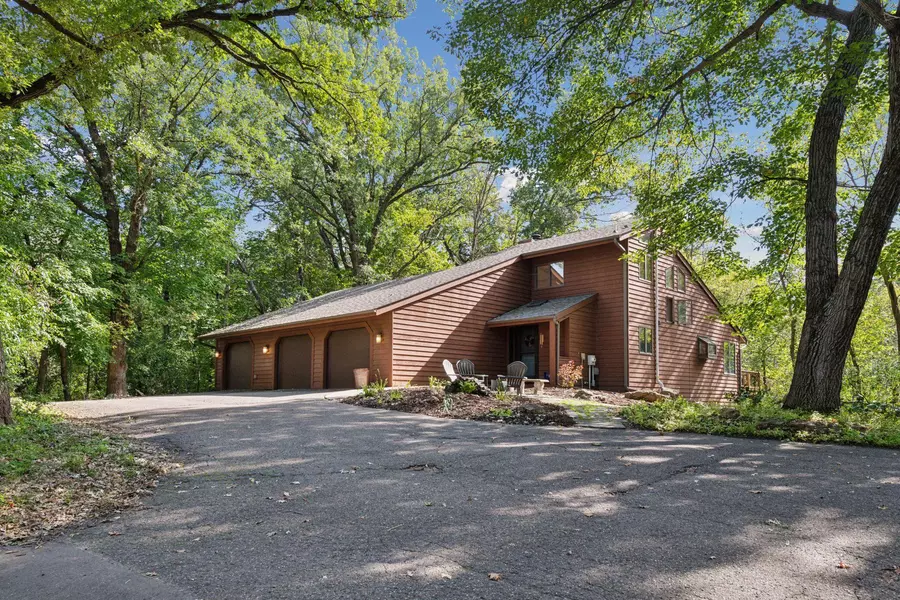 15827 Day PL, Minnetonka, MN 55345