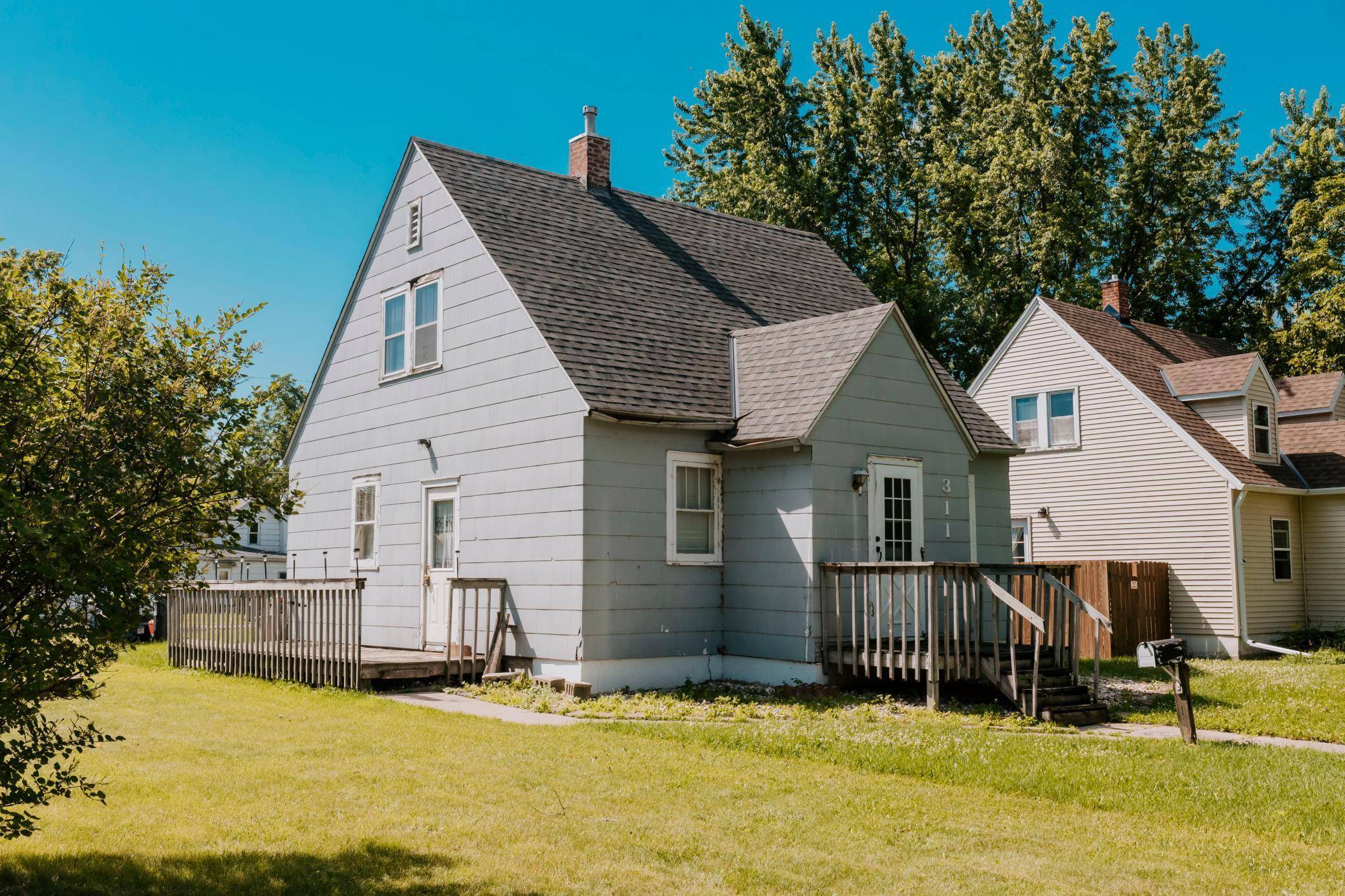 Morris, MN 56267,311 W 9th ST