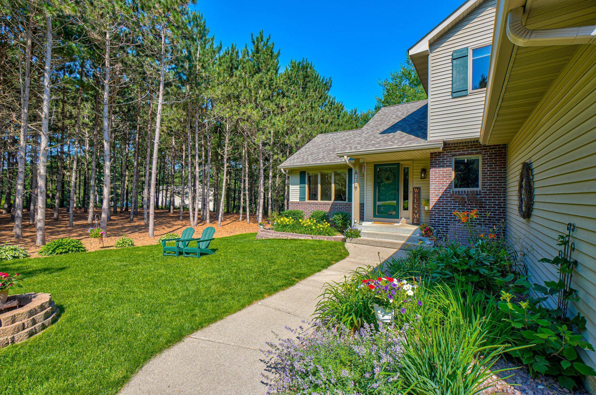 845 Waldroff Farm RD, Hudson, WI 54016