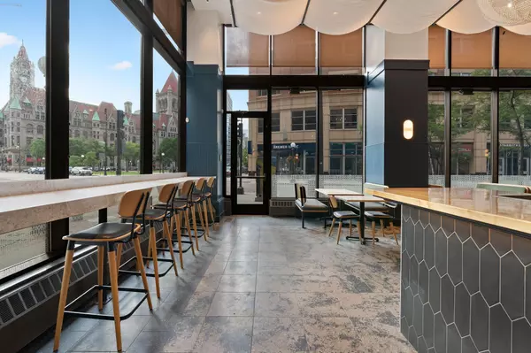 360 Saint Peter ST #4, Saint Paul, MN 55102