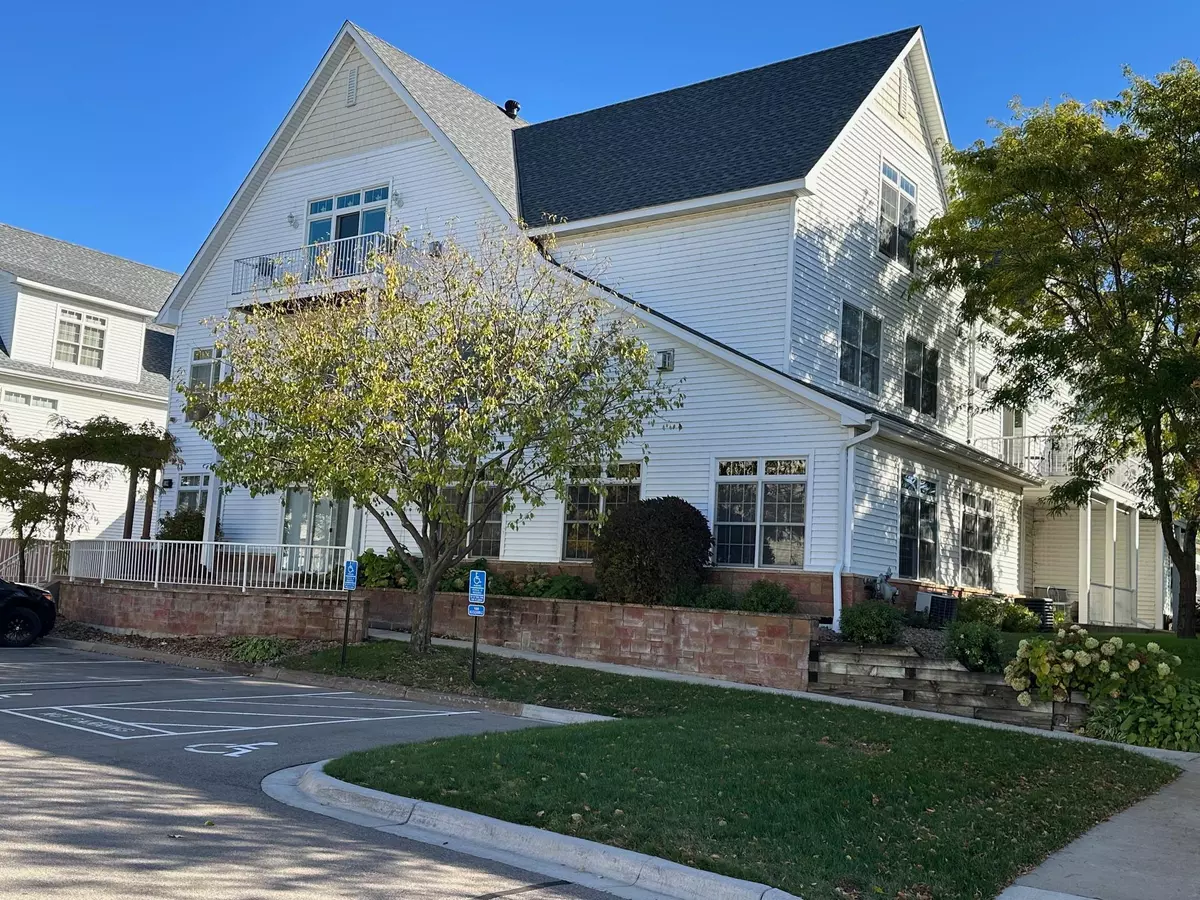 Mound, MN 55364,2100 Old School RD #206