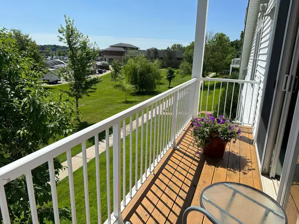 Mound, MN 55364,2100 Old School RD #206