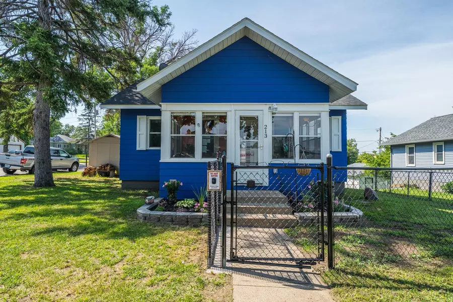 213 Willow ST E, Detroit Lakes, MN 56501