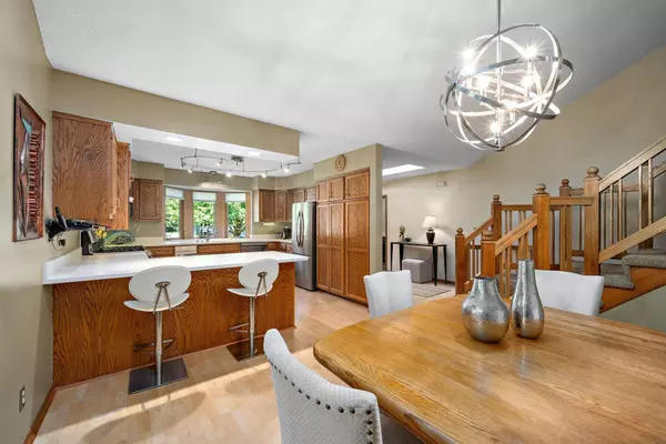 Mendota Heights, MN 55118,912 Crown CT