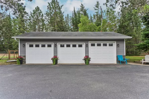 Bemidji, MN 56601,806 Lakewood DR NW