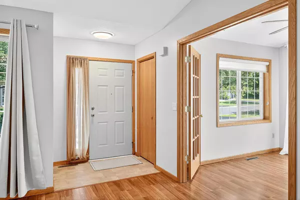 Woodbury, MN 55125,9726 Moonbeam LN