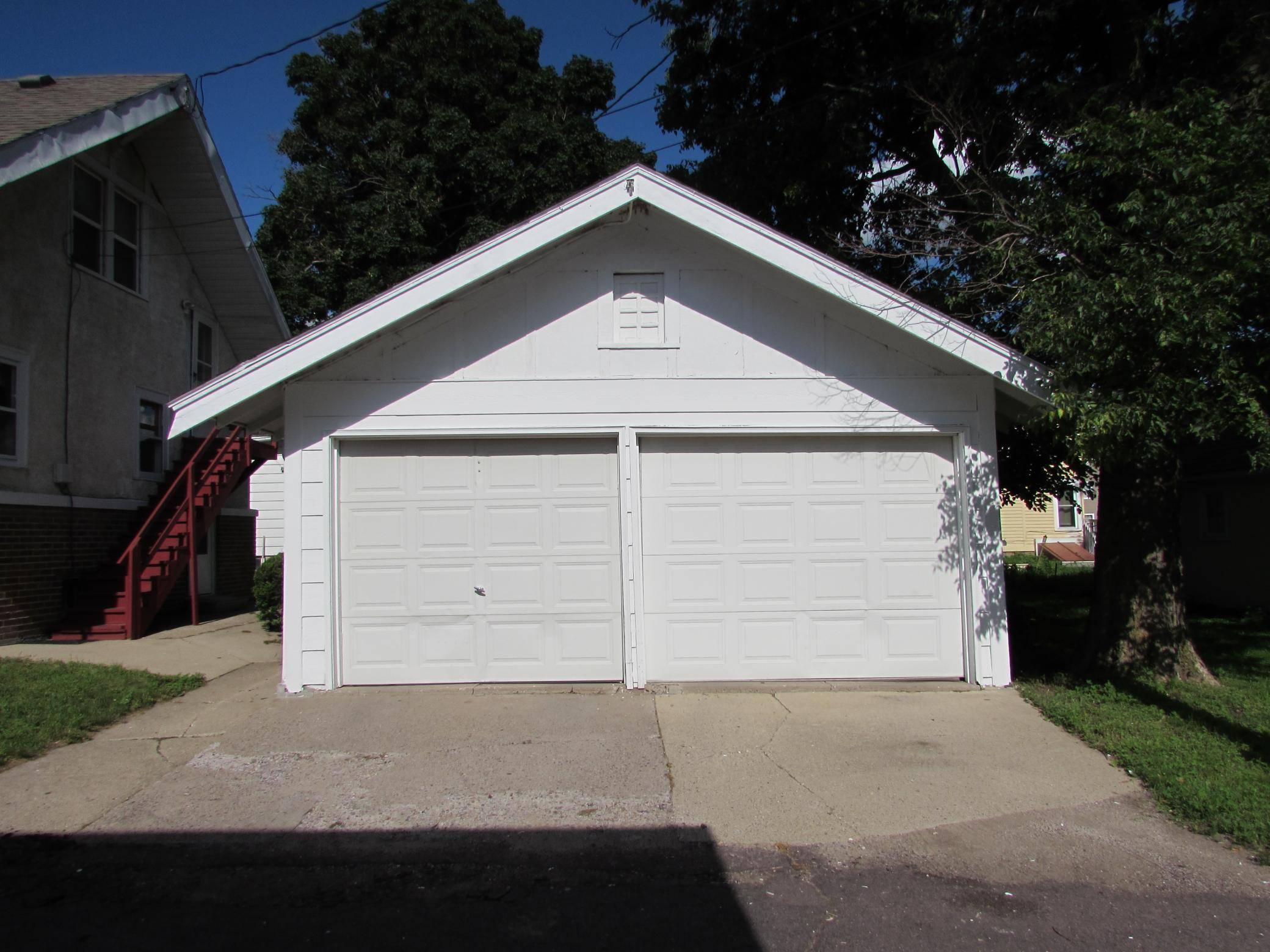 Fairmont, MN 56031,216 E 2nd ST