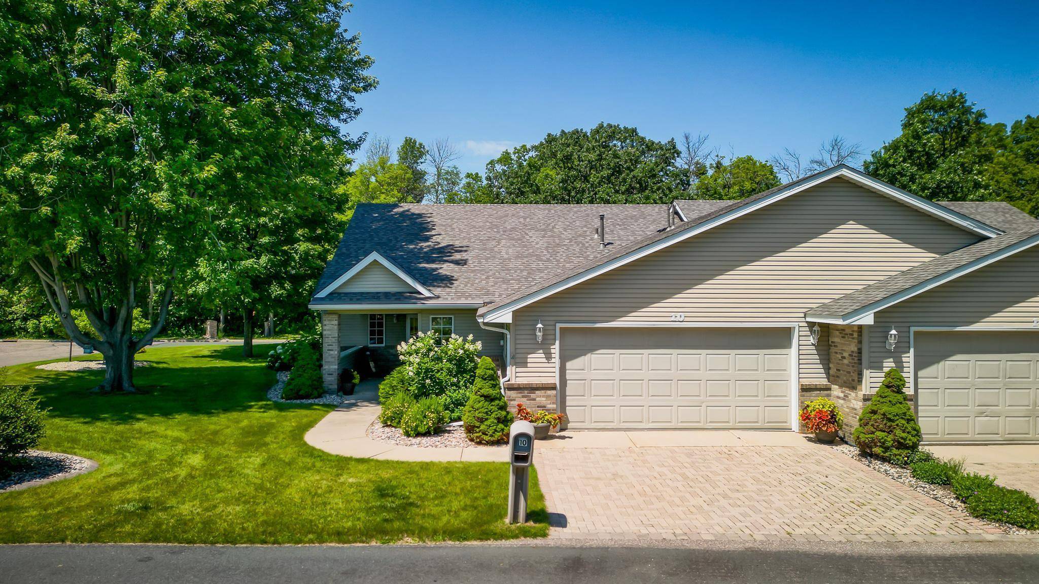 Mankato, MN 56001,10 Cree Point DR