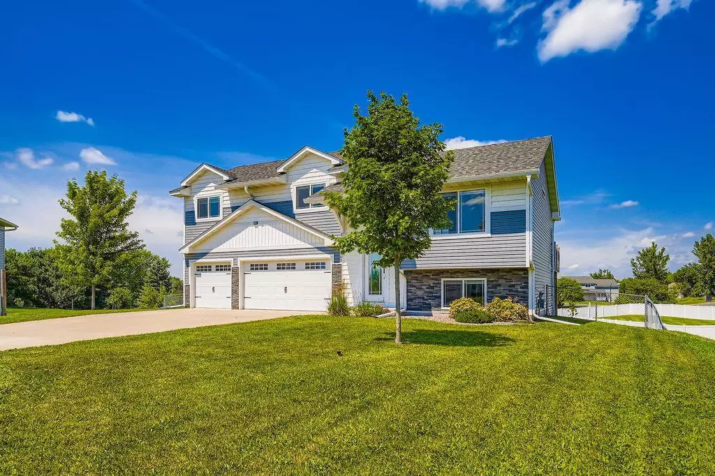 Montrose, MN 55363,905 Burton CIR