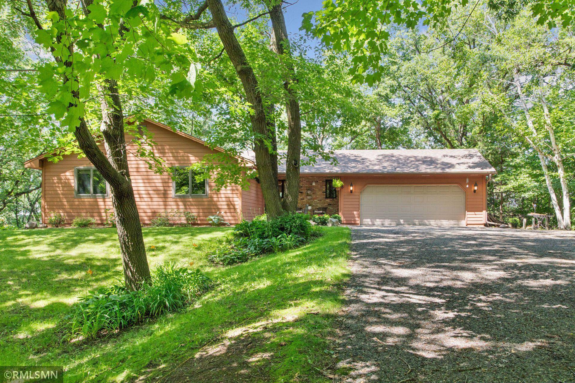1191 Homestead LN, Chanhassen, MN 55317