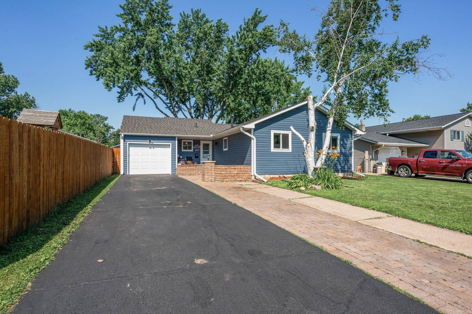 1959 Northwood DR, North Saint Paul, MN 55109