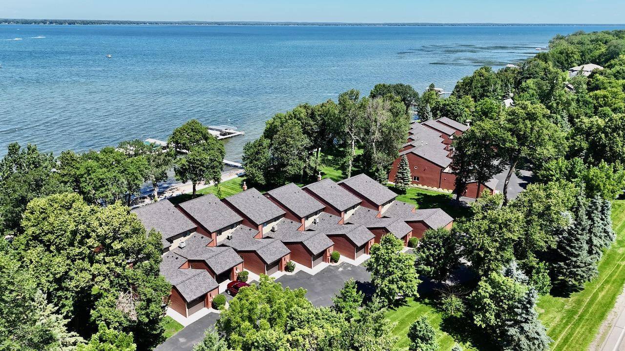 28425 Balmoral DR, Battle Lake, MN 56515