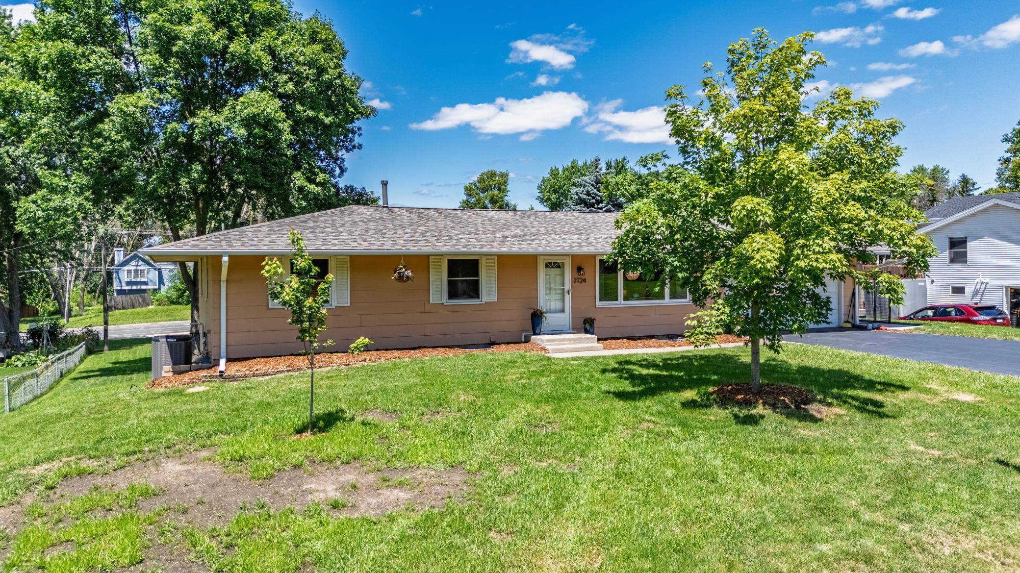 Burnsville, MN 55337,2724 Sunset LN