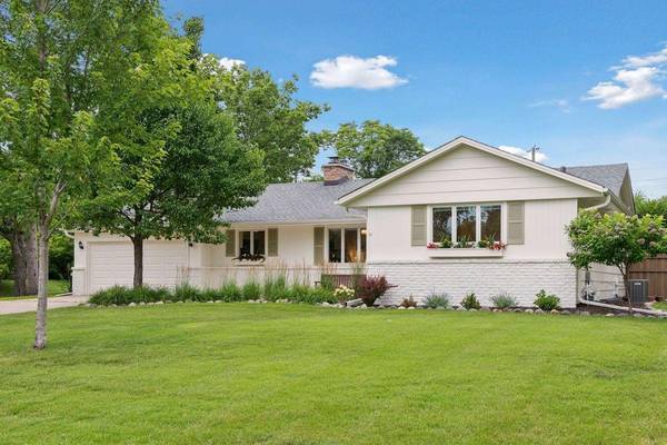4920 Lantana LN, Edina, MN 55435