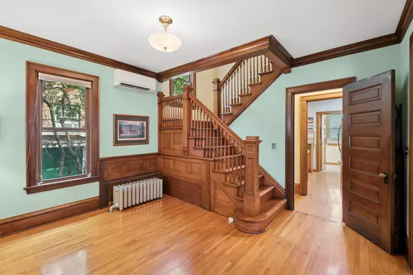 Minneapolis, MN 55408,3129 Holmes AVE S