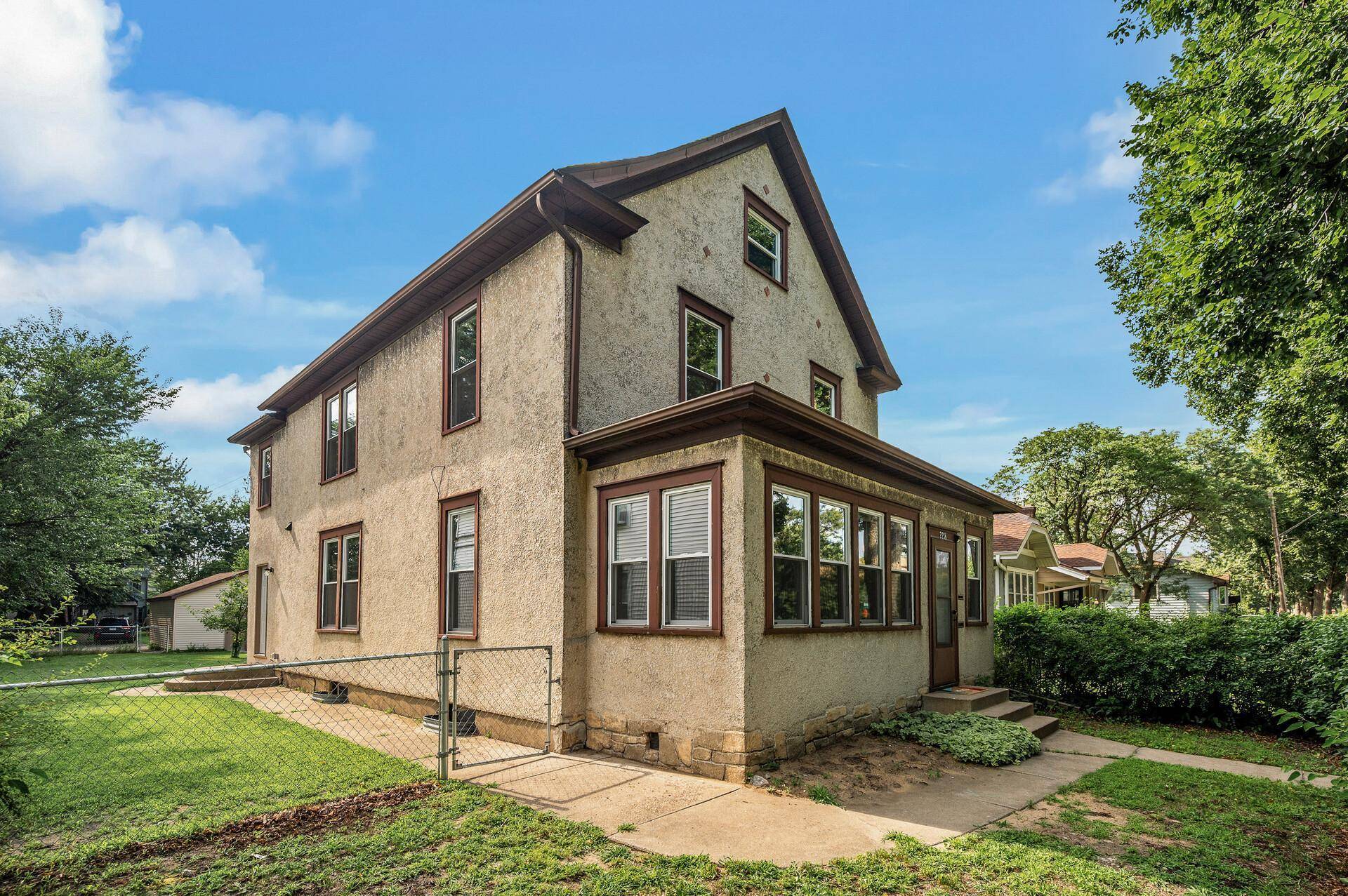 Minneapolis, MN 55418,2218 3rd ST NE