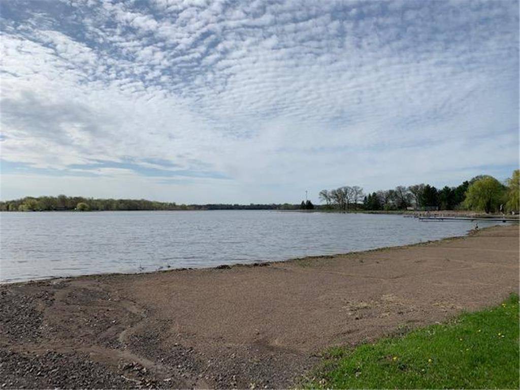Chisago City, MN 55013,9225 Lake BLVD