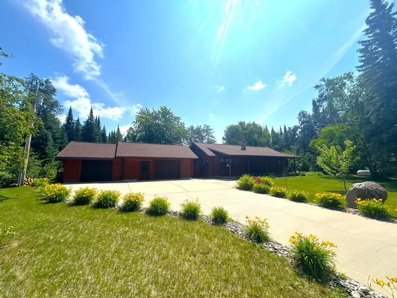 35272 560th AVE, Warroad, MN 56763