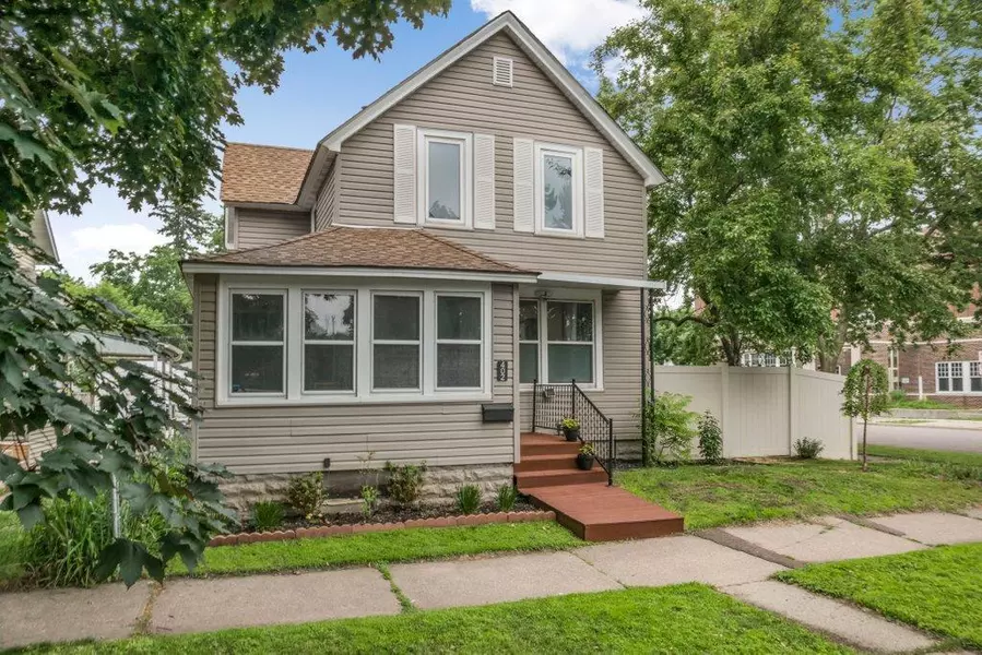 402 Clifton ST, Saint Paul, MN 55102