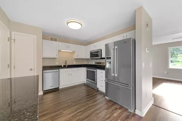 Saint Peter, MN 56082,2112 York ST
