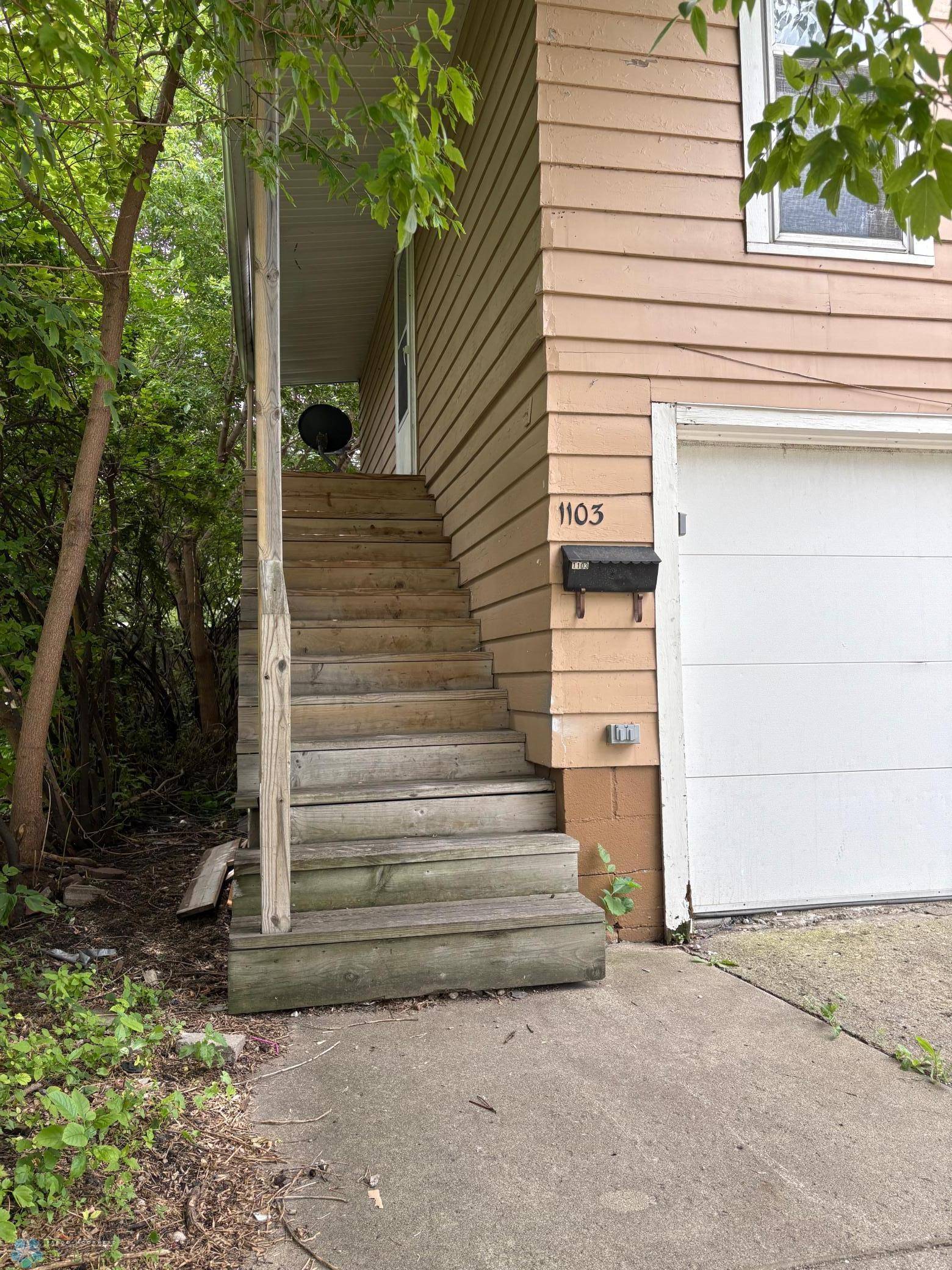 Moorhead, MN 56560,302 11th ST S