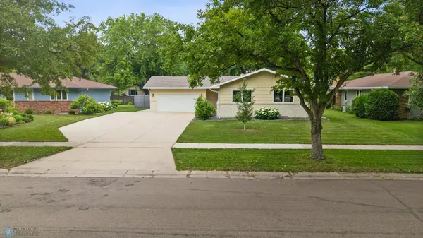 Fargo, ND 58102,14 35th AVE NE