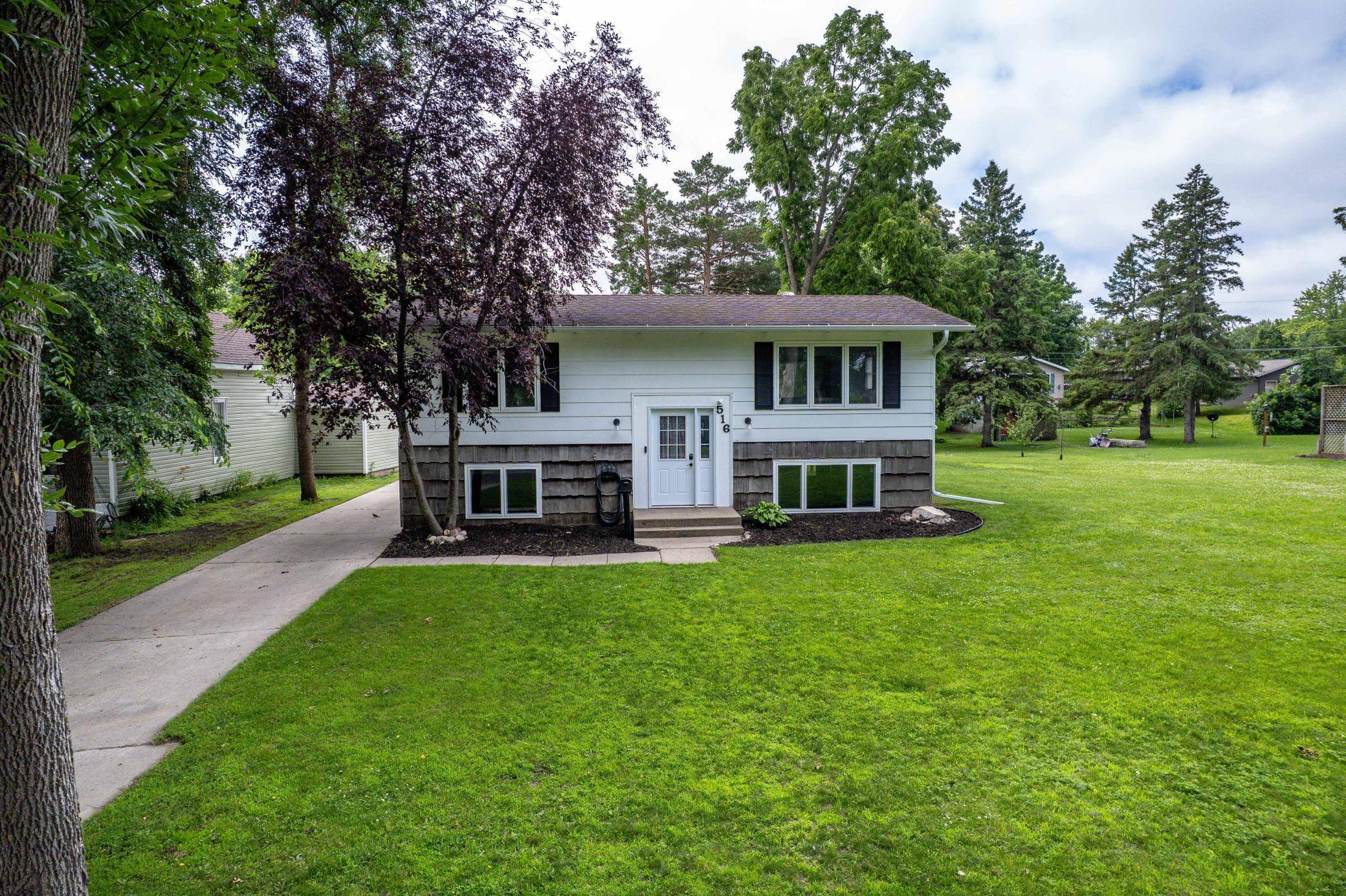 516 E Gustavus AVE, Fergus Falls, MN 56537