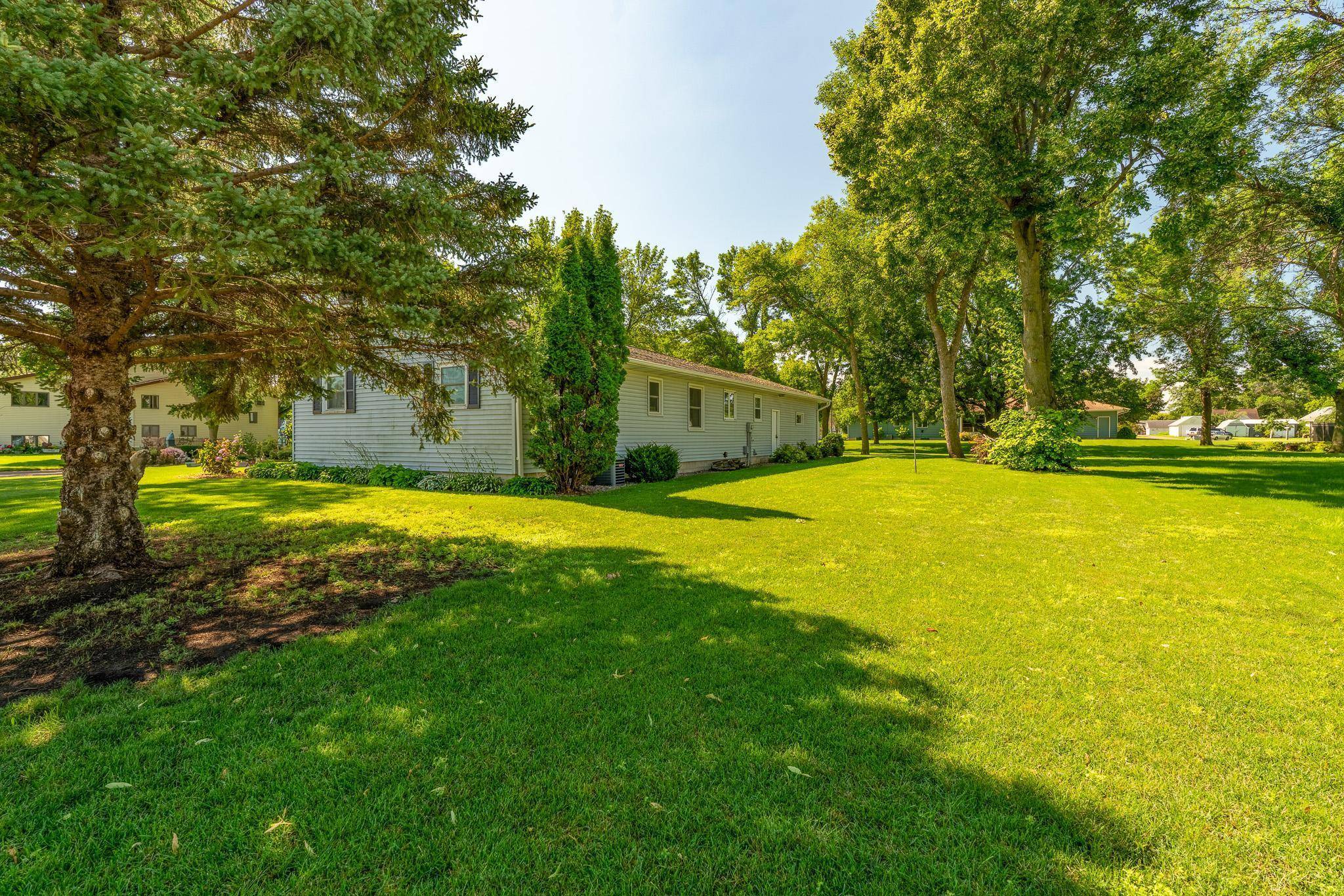 Saint James, MN 56081,521 4th ST N
