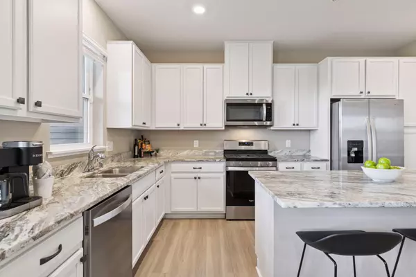 Woodbury, MN 55129,8800 Granite PASS