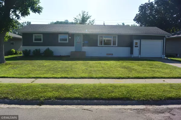 1810 Hennepin AVE N, Glencoe, MN 55336