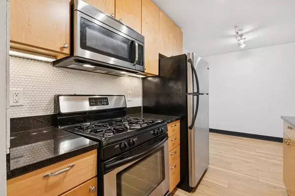 Minneapolis, MN 55410,2800 W 44th ST #401