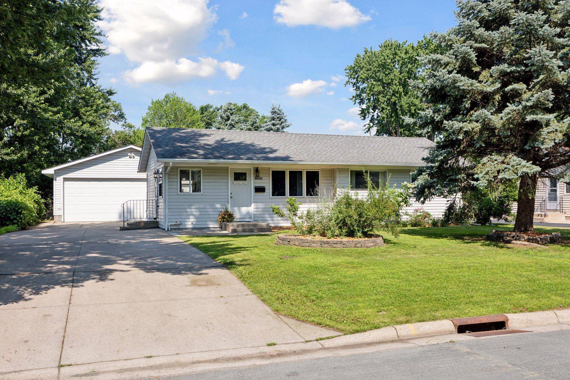 Bloomington, MN 55420,8438 10th AVE S