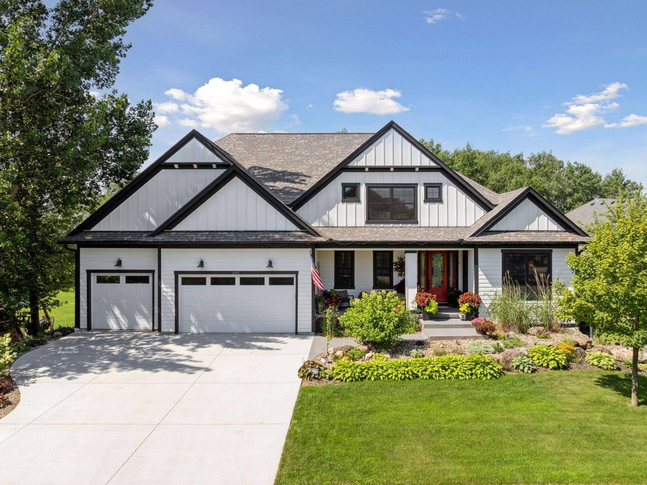 6291 Red Fox RD, Lino Lakes, MN 55014
