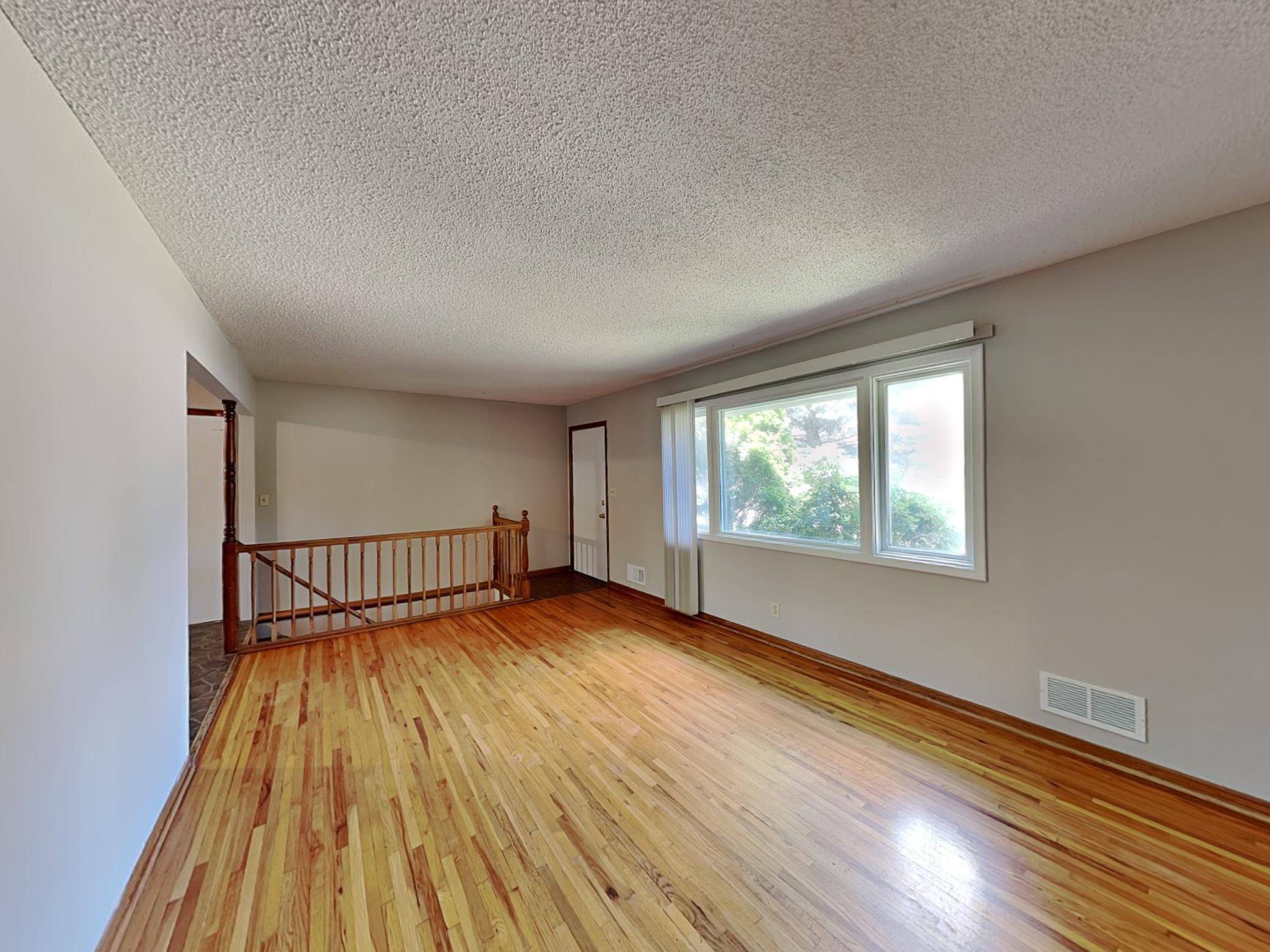 Maplewood, MN 55109,1218 Skillman AVE E