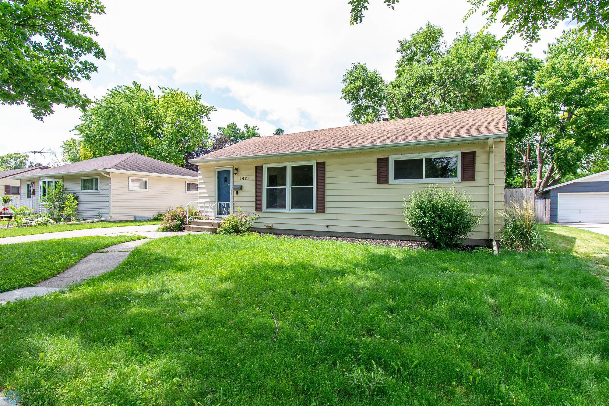 Moorhead, MN 56560,1421 17th ST S