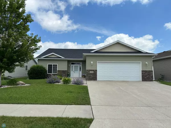 3352 24th ST S, Moorhead, MN 56560