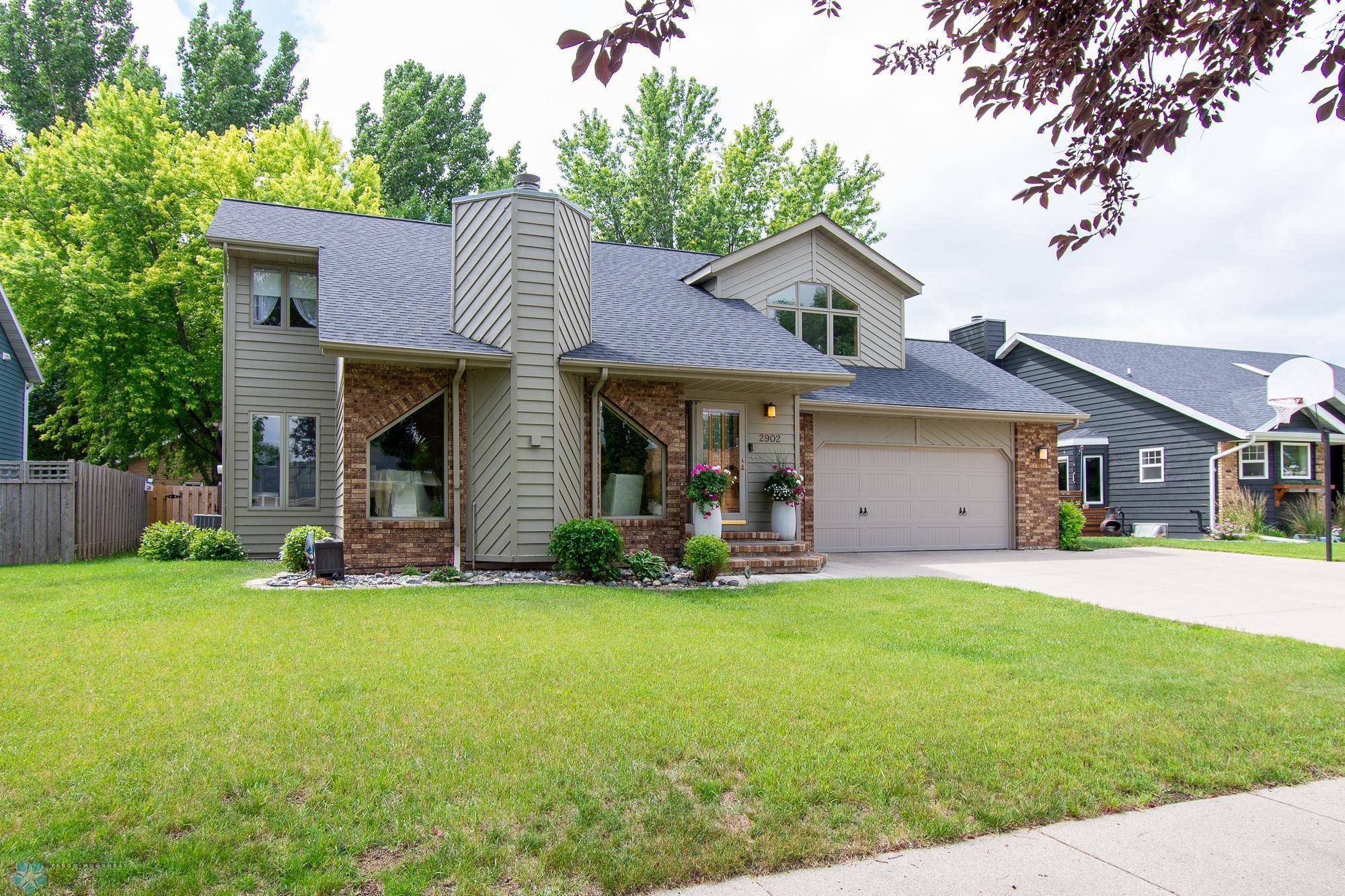 Fargo, ND 58103,2902 24th AVE S