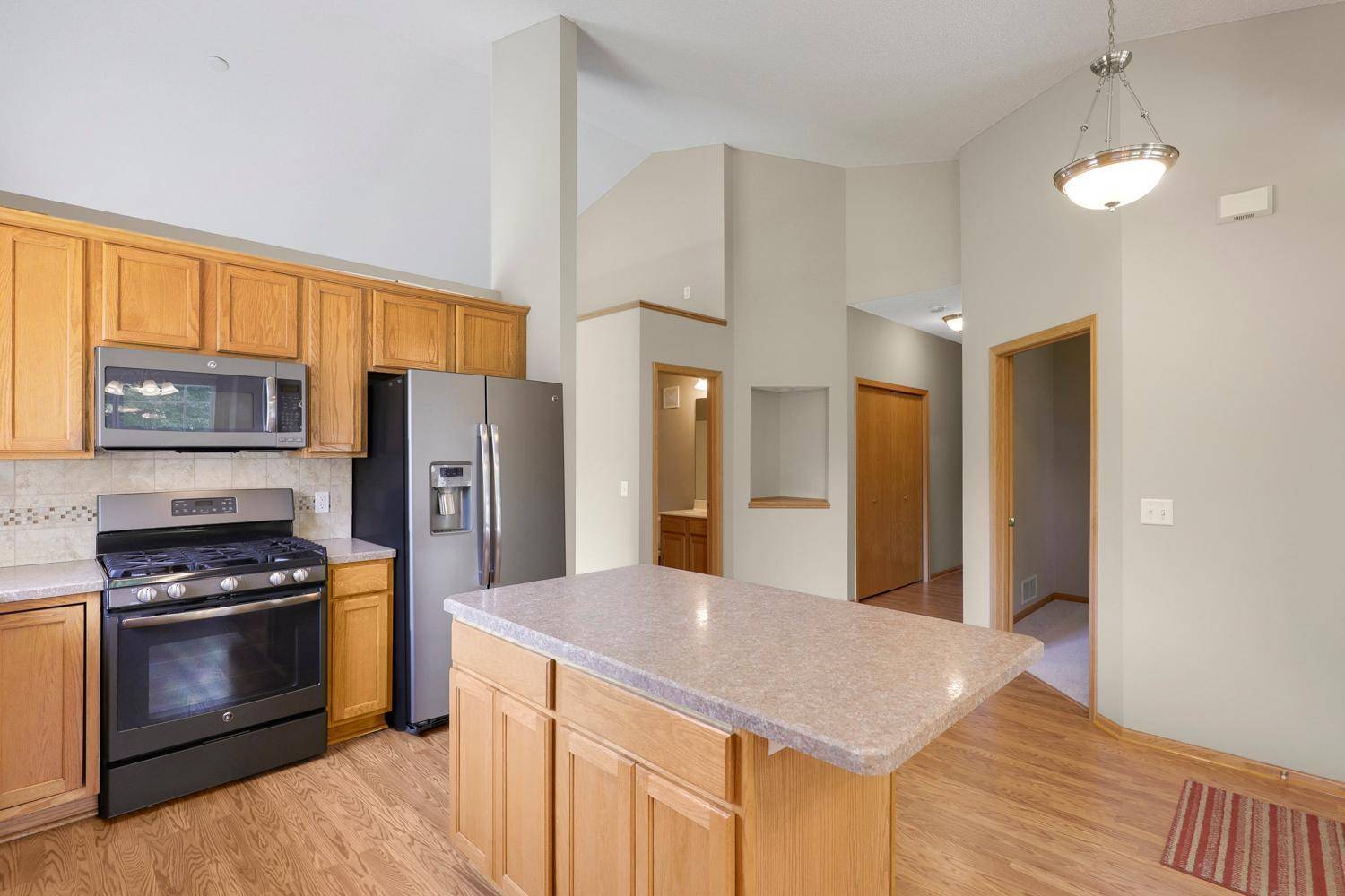 Lakeville, MN 55044,8790 212th ST W