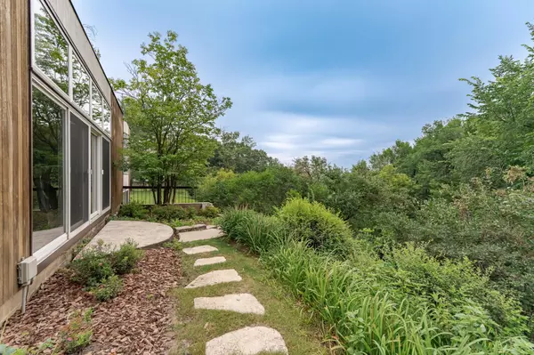 Rochester, MN 55902,2040 Merrihills DR SW