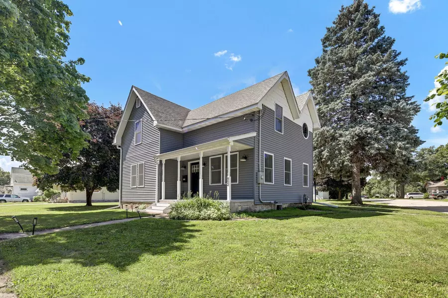 802 S Garden ST, Lake City, MN 55041